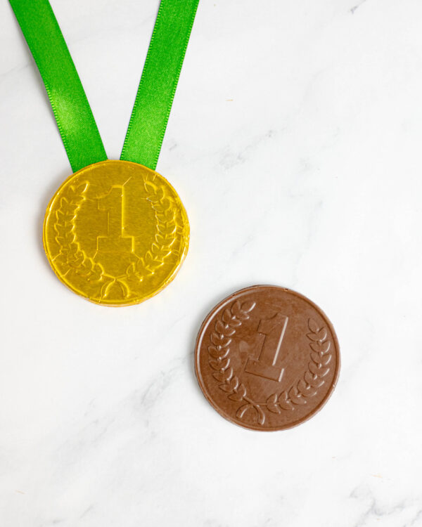 Medalha de Chocolate ao Leite com personalização padrão (1,2 ou 3) - Imagem 5