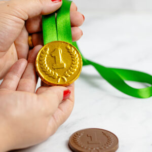 Medalha de Chocolate ao Leite com personalização padrão (1,2 ou 3)