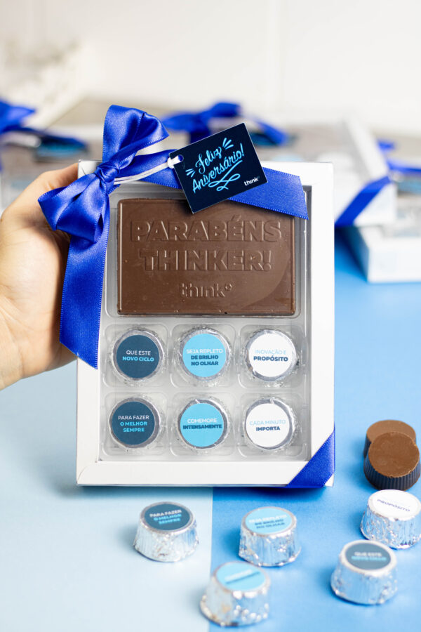 Caixa 6 Bombons com Barra Personalizada em Relevo